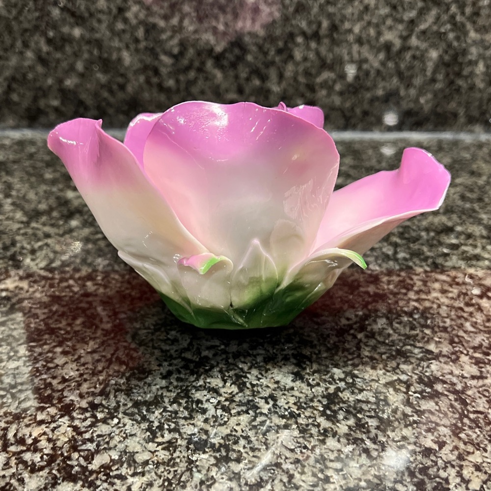 Porcelain Rose statue pink - Picture 8 of 9